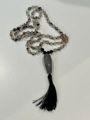 Montana Matte Agate Mala 8mm
